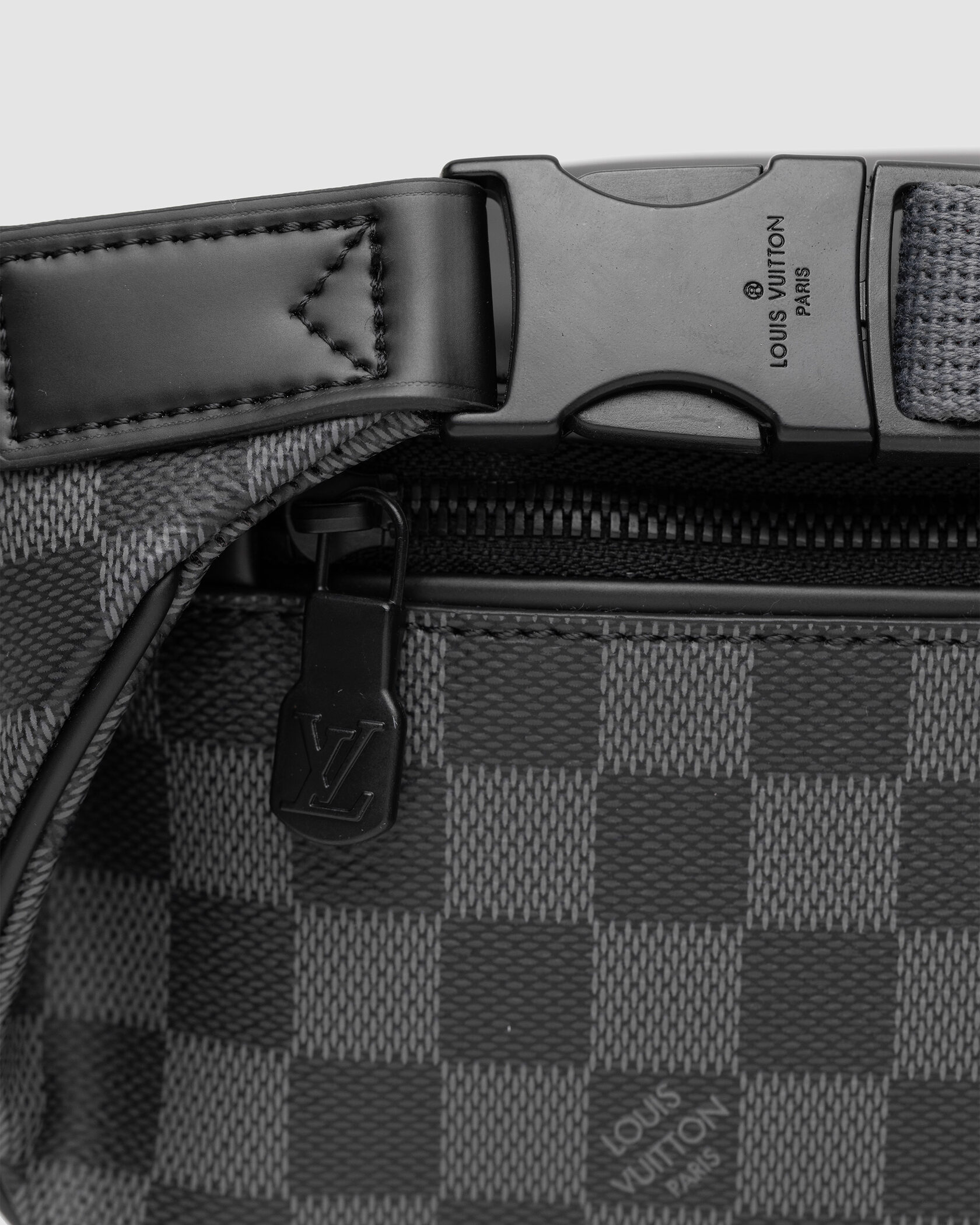 Louis Vuitton Discovery PM Bumbag Grey Chess Canvas - 13