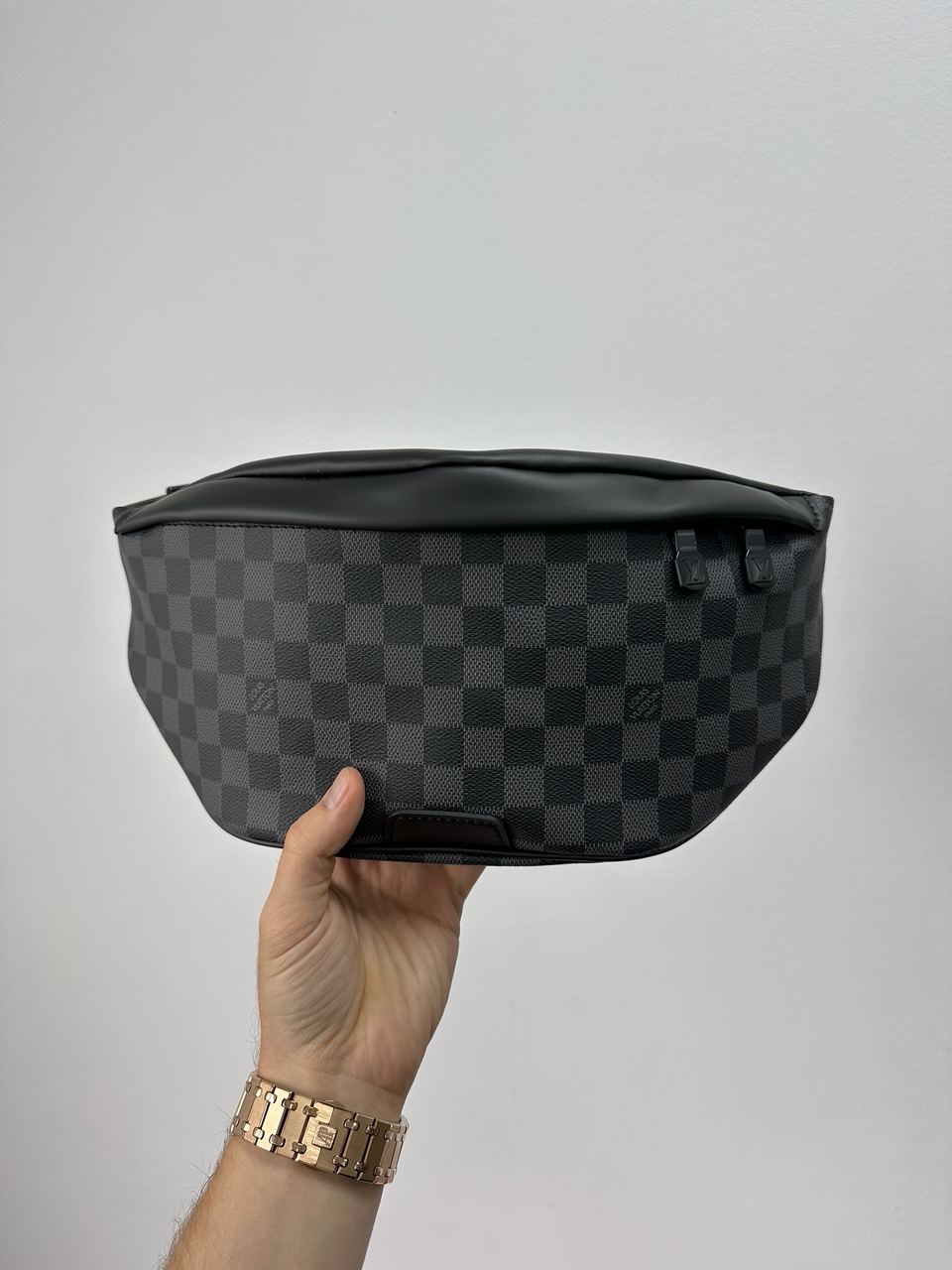 Louis Vuitton Discovery PM Bumbag Grey Chess Canvas - 4