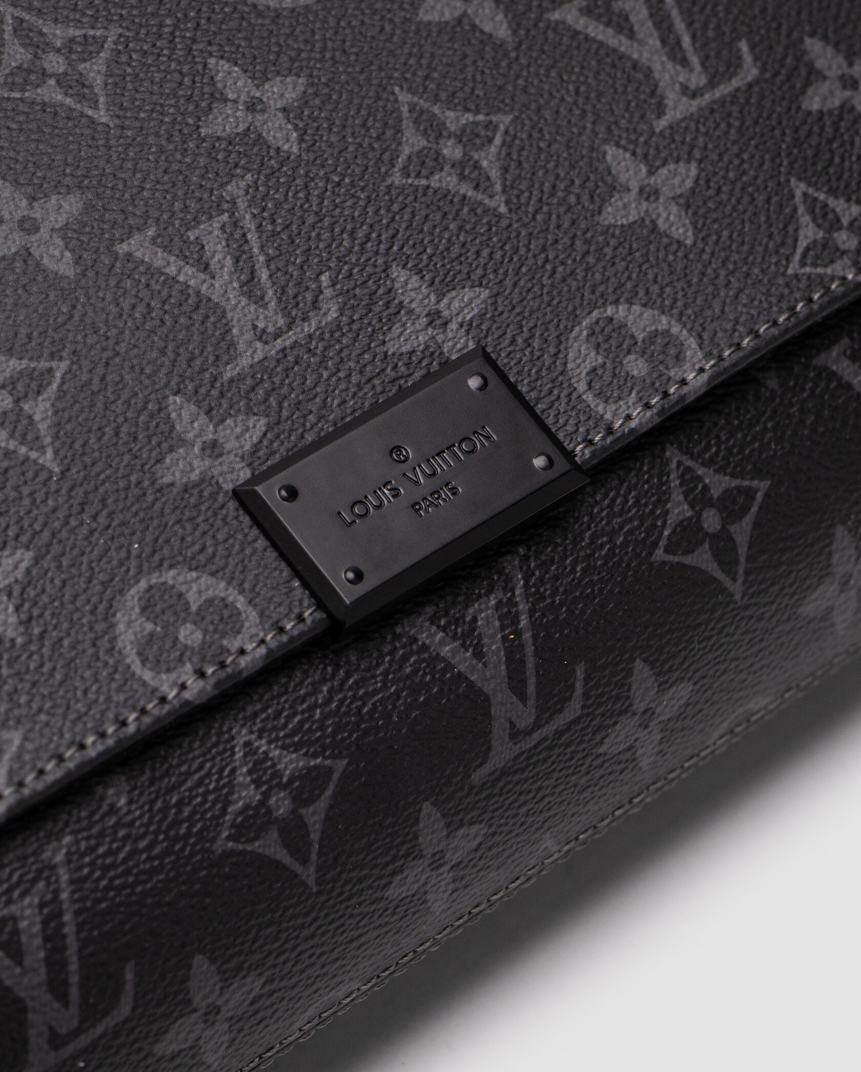 Louis Vuitton District PM Monogram Eclipse Grey - 10