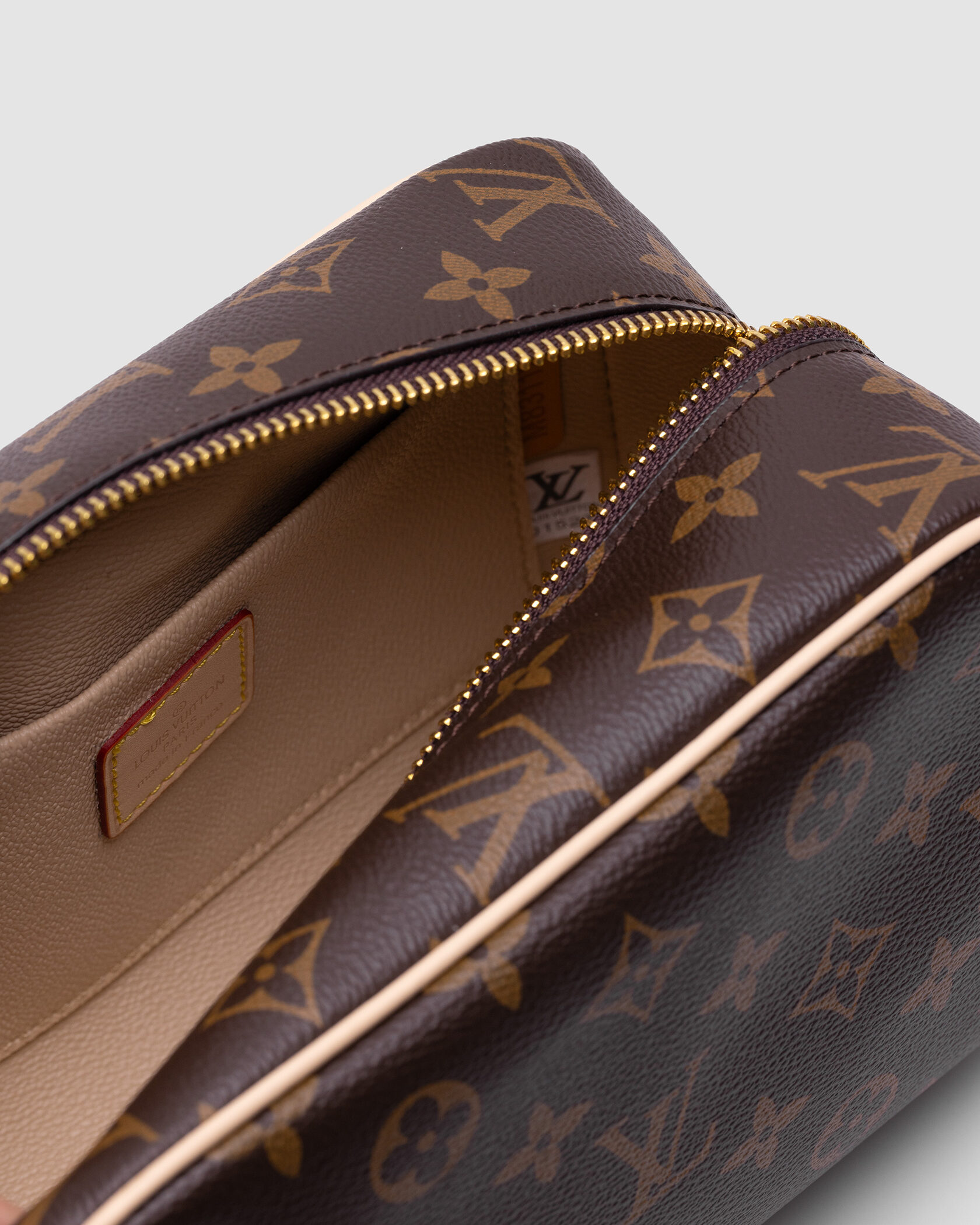 Louis Vuitton Dopp Kit Toilet Pouch - 15