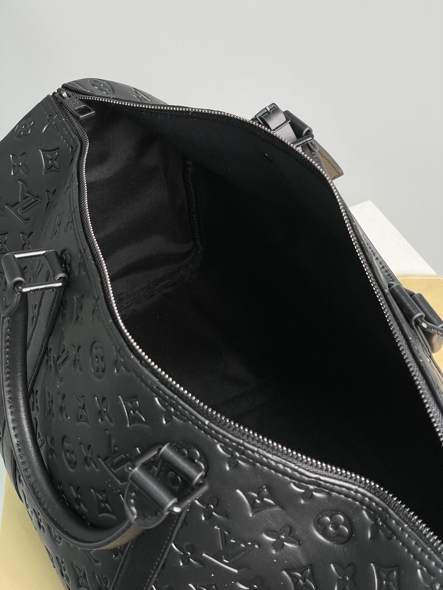 Louis Vuitton Keepall Bandouliere 50 Monogram Shadow Black in Embossed Leather - 15