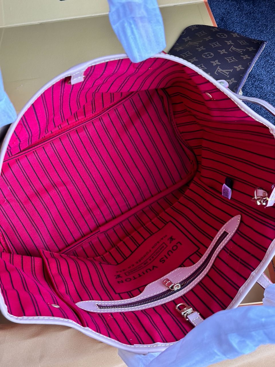 Louis Vuitton Neverfull MM Monogram Canvas - 11