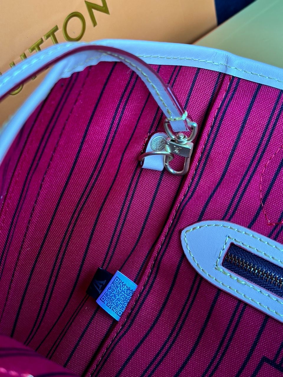 Louis Vuitton Neverfull MM Monogram Canvas - 12