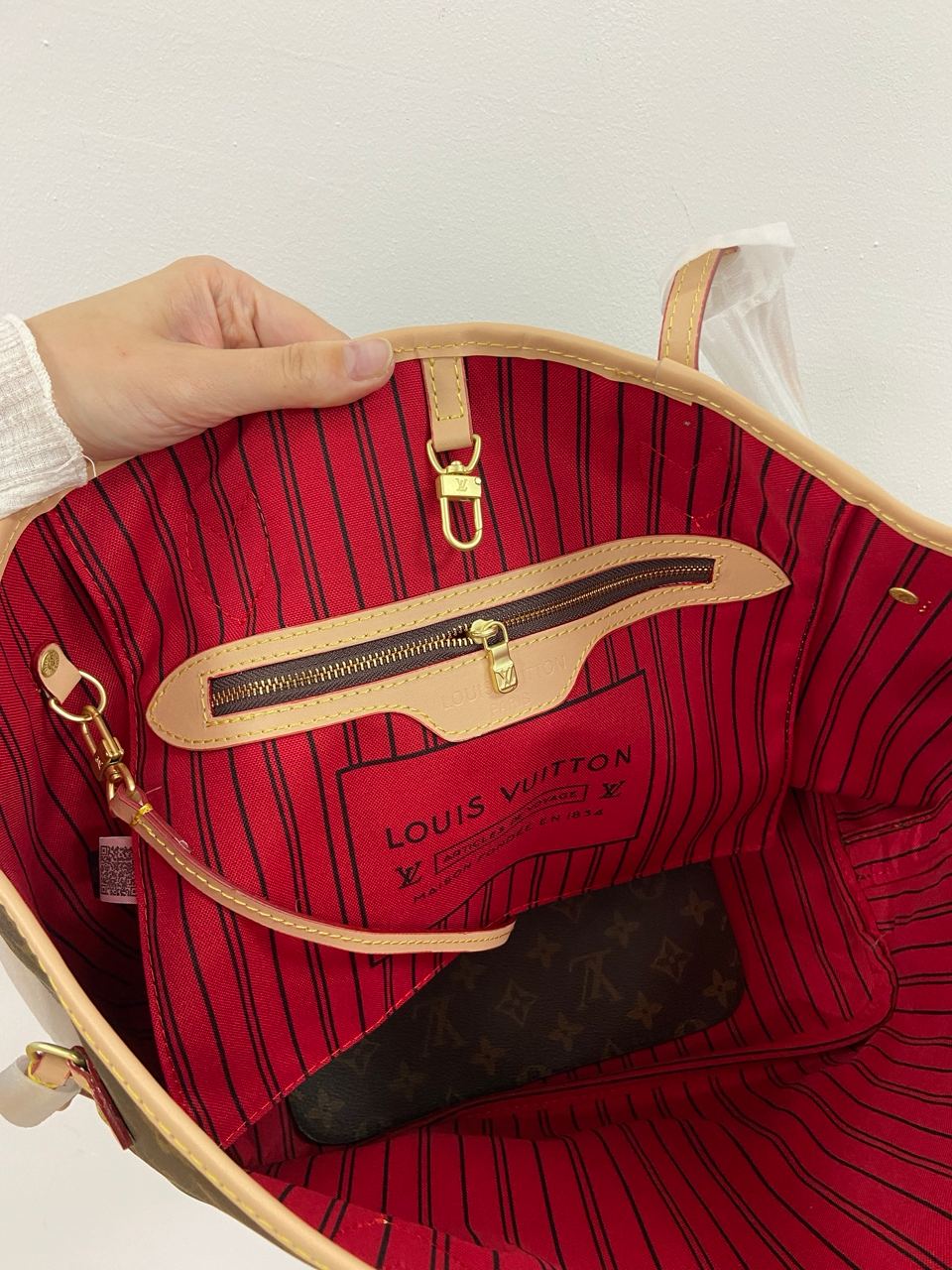 Louis Vuitton Neverfull MM Monogram Canvas - 14