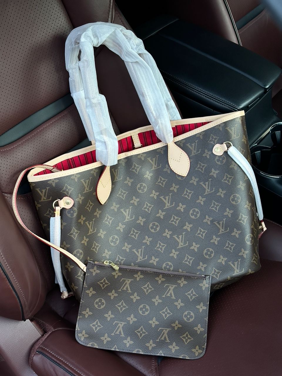 Louis Vuitton Neverfull MM Monogram Canvas - 4