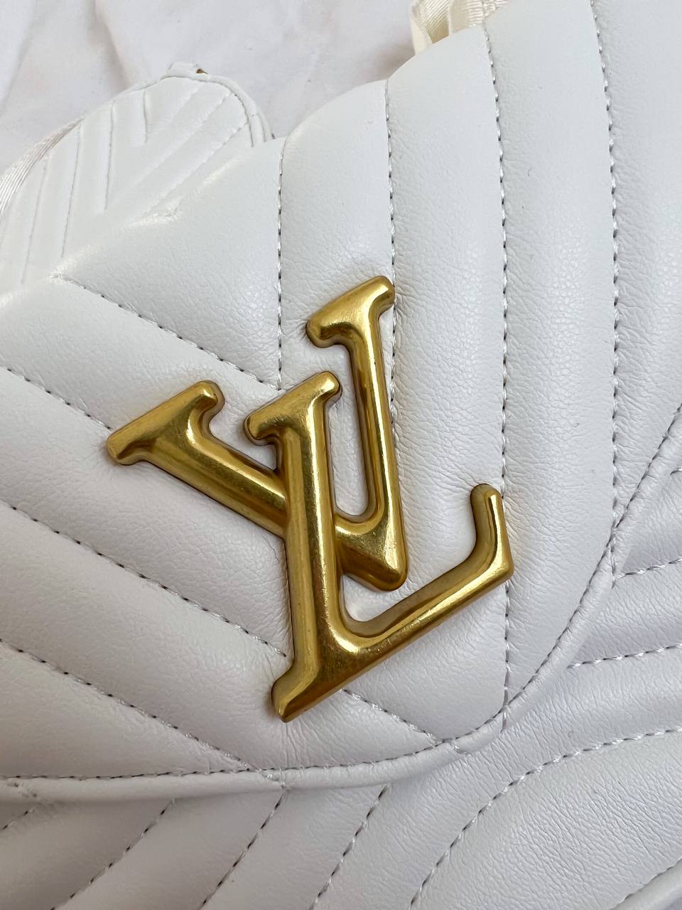 Louis Vuitton New Wave Multi Pochette Bag White/Gold - 5