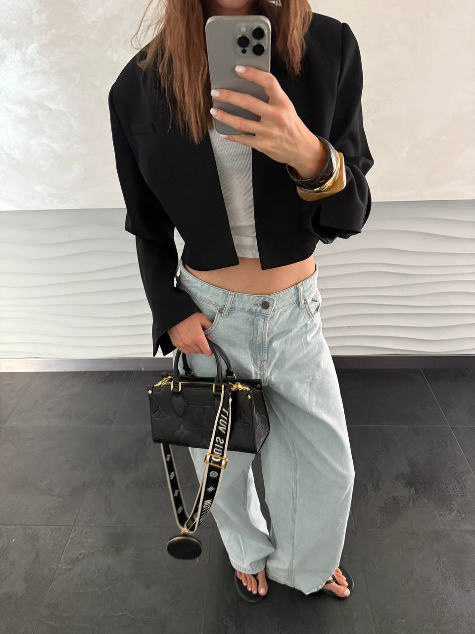 Louis Vuitton OnTheGo PM handbag in black Monogram Empreinte leather - 4