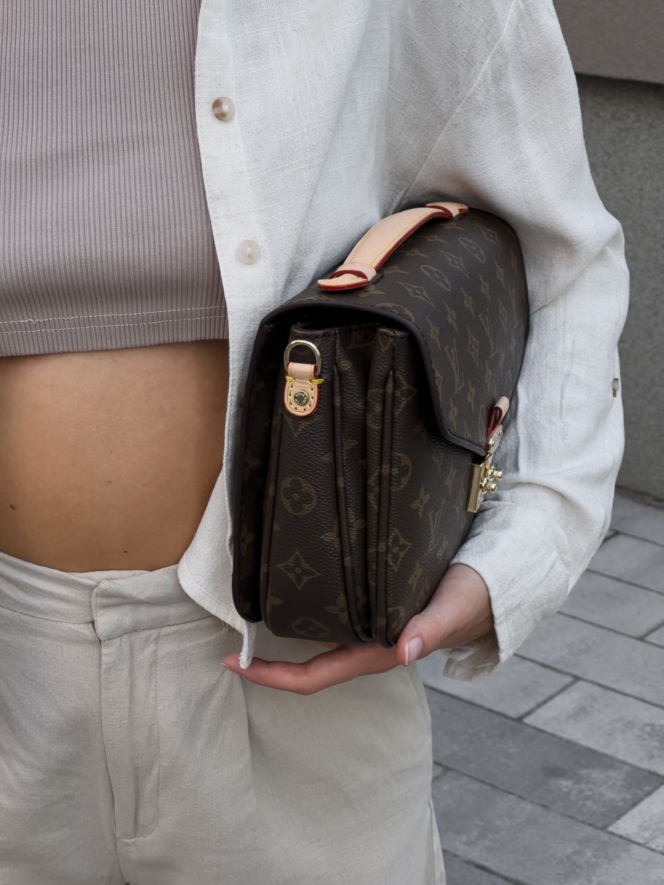 Louis Vuitton Pochette Métis Brown Monogram Coated Canvas Gold - 17