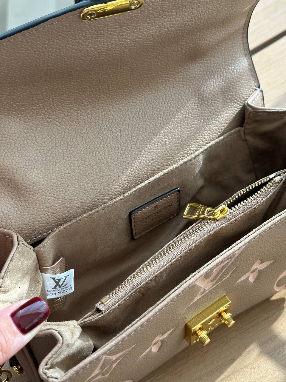 Louis Vuitton Pochette Métis East West Bag Beige - 5