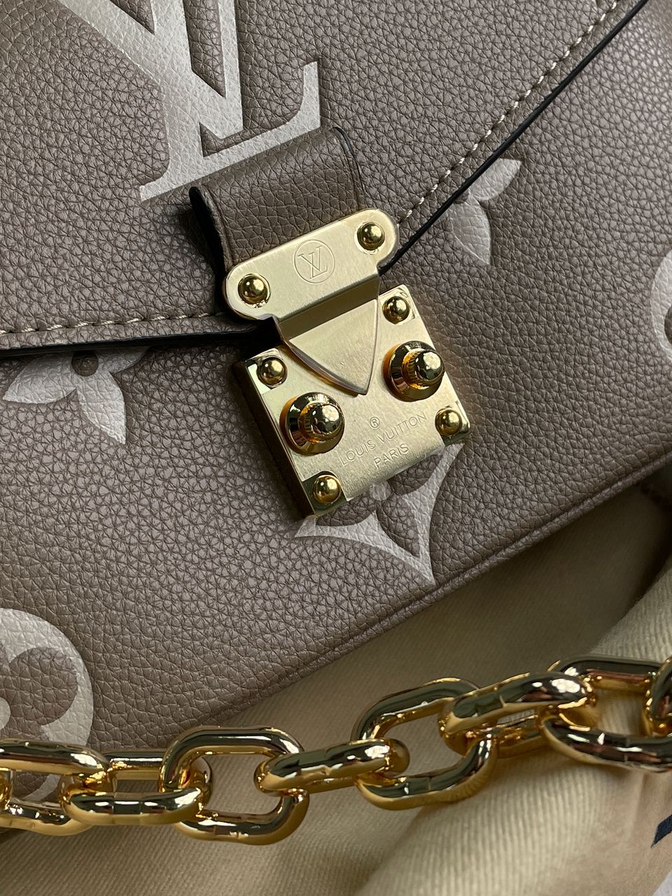 Louis Vuitton Pochette M?tis East West Bag Beige - 6