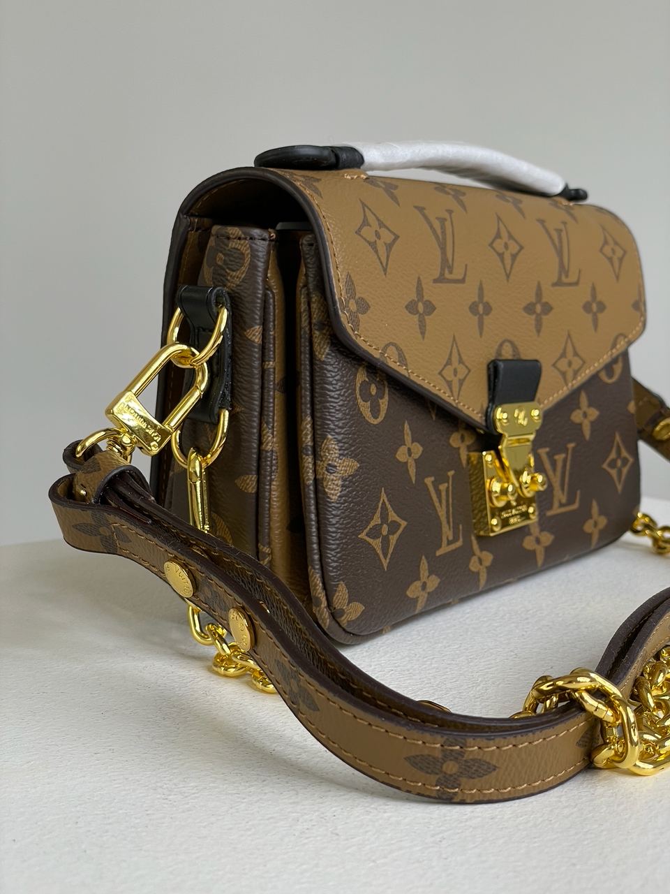 Louis Vuitton Pochette M?tis East West Bag - 10