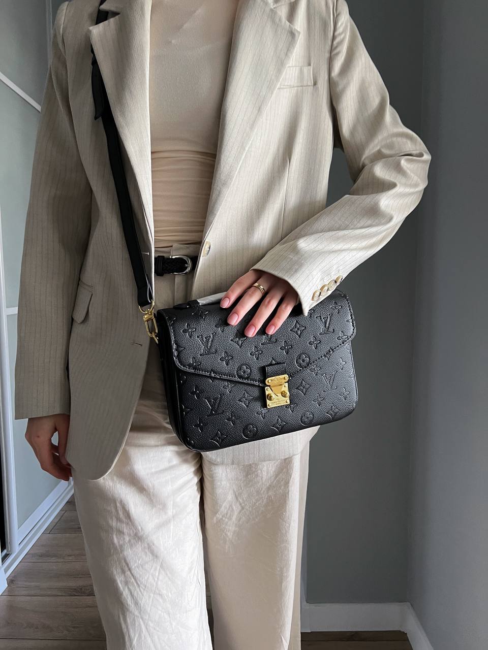 Louis Vuitton Pochette Metis Black Monogram Empreinte Leather - 5