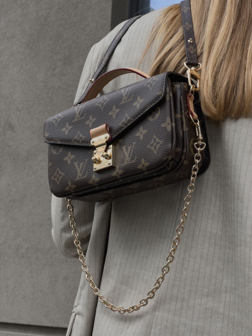Louis Vuitton Pochette Metis East West - 4