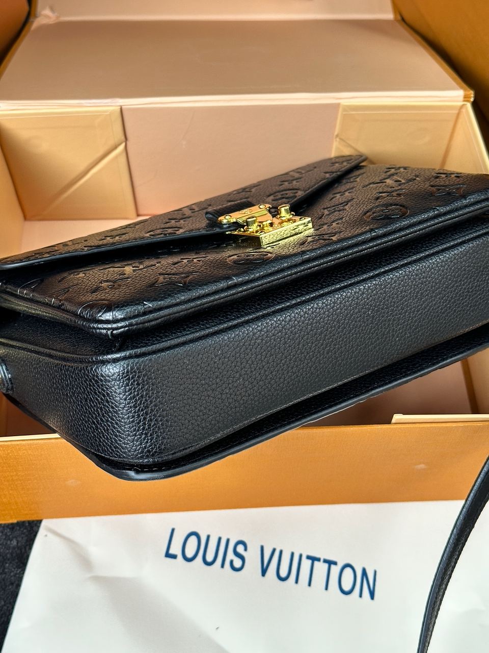 Louis Vuitton Pochette Metis Monogram Black - 13