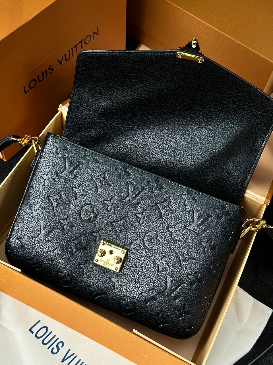 Louis Vuitton Pochette Metis Monogram Black - 14
