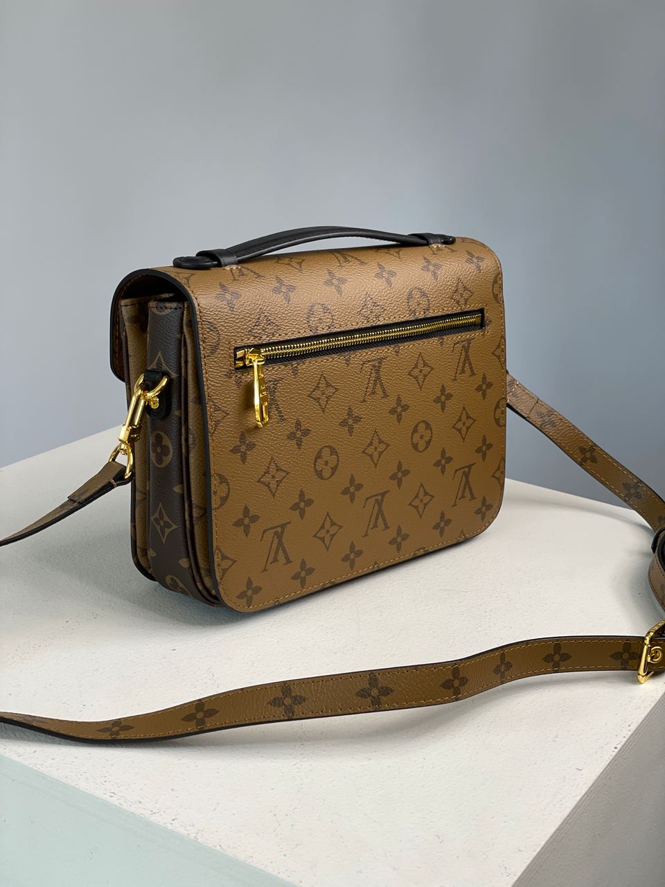 Louis Vuitton Pochette Metis Shoulder Bag Brown Leather Monogram Reverse Coated - 17