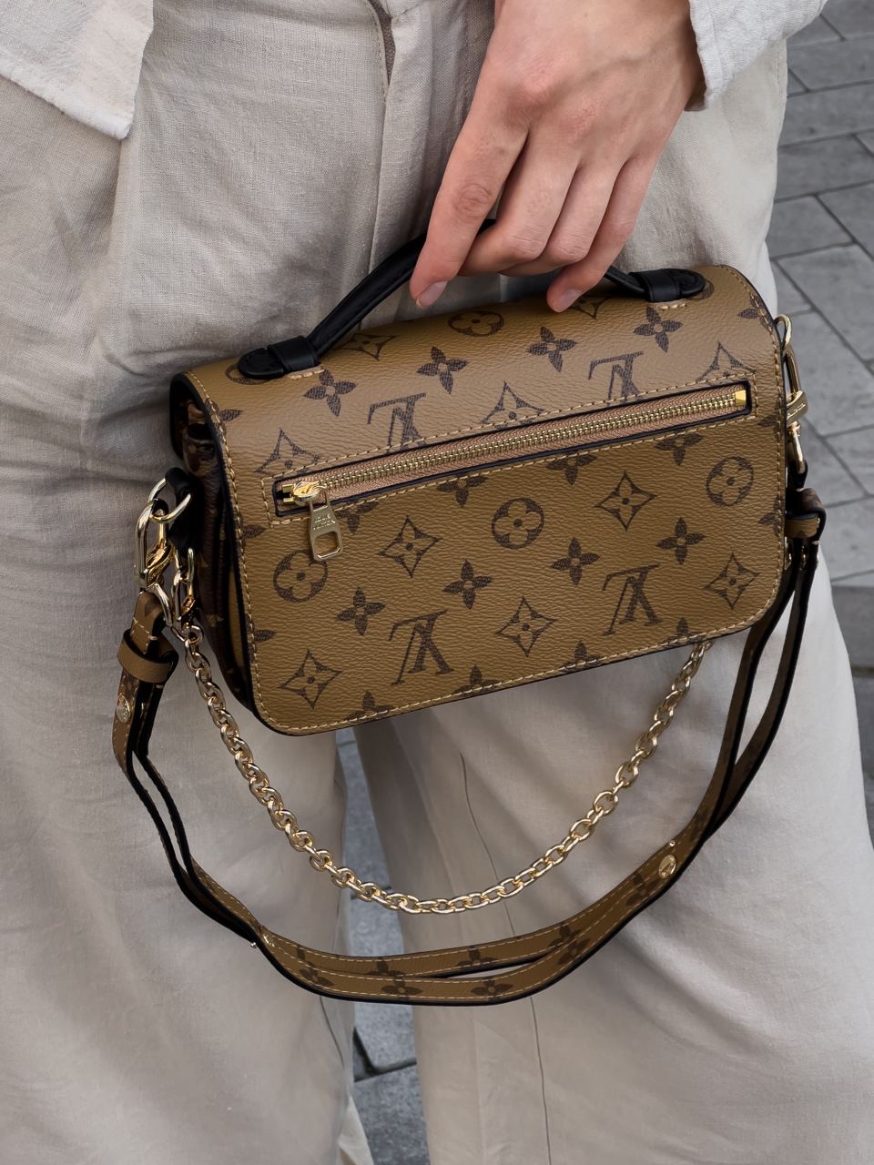 Louis Vuitton Pochette Metis - 20