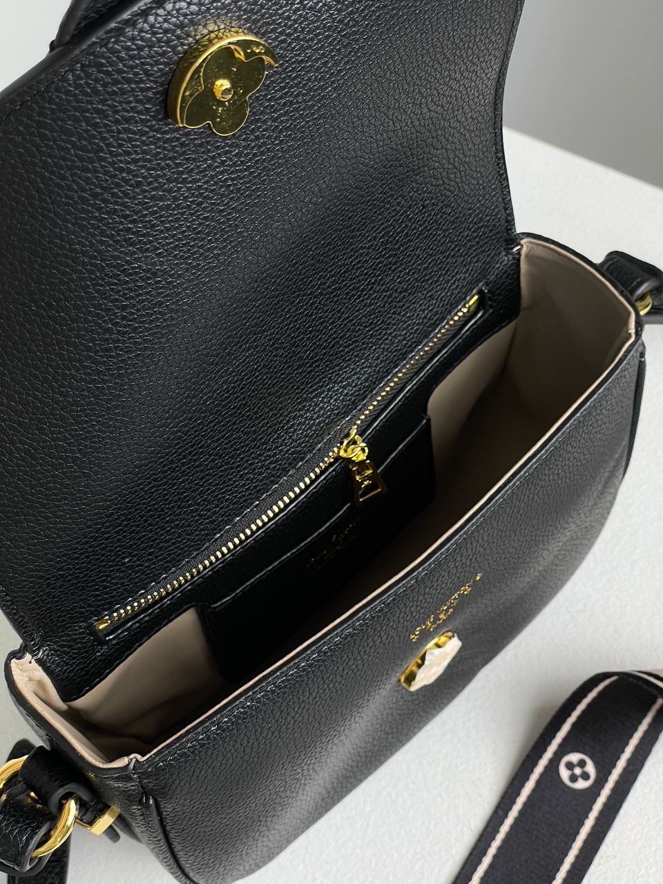Louis Vuitton Pont 9 Soft PM Black Leather - 14
