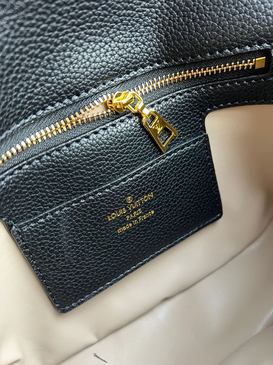 Louis Vuitton Pont 9 Soft PM Black Leather - 16
