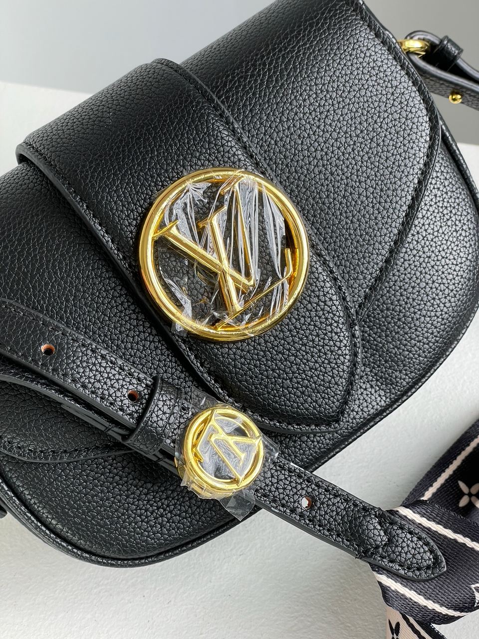 Louis Vuitton Pont 9 Soft PM Black Leather - 4