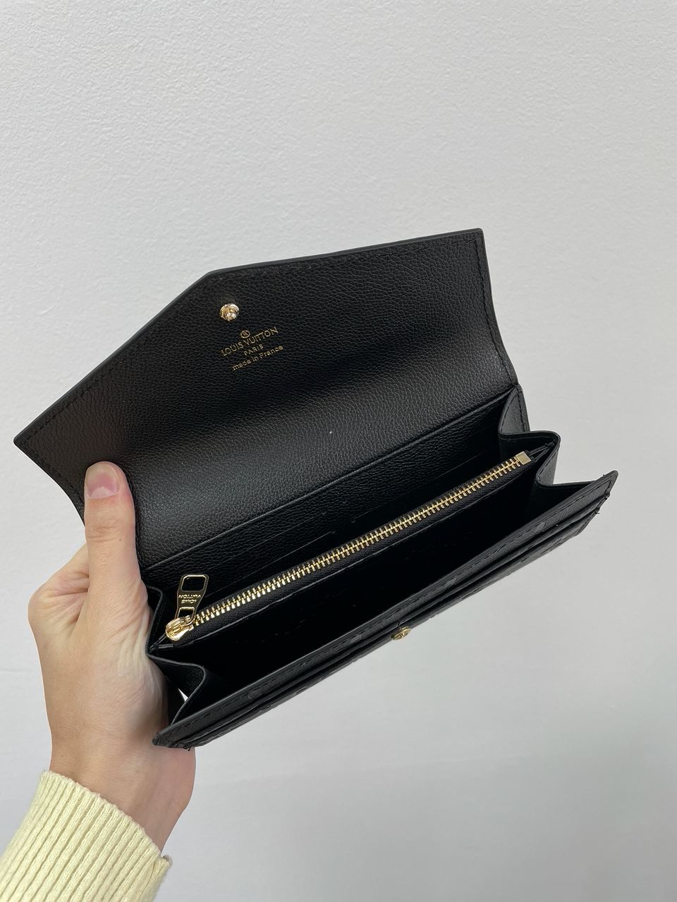 Louis Vuitton Sarah Wallet Black - 8