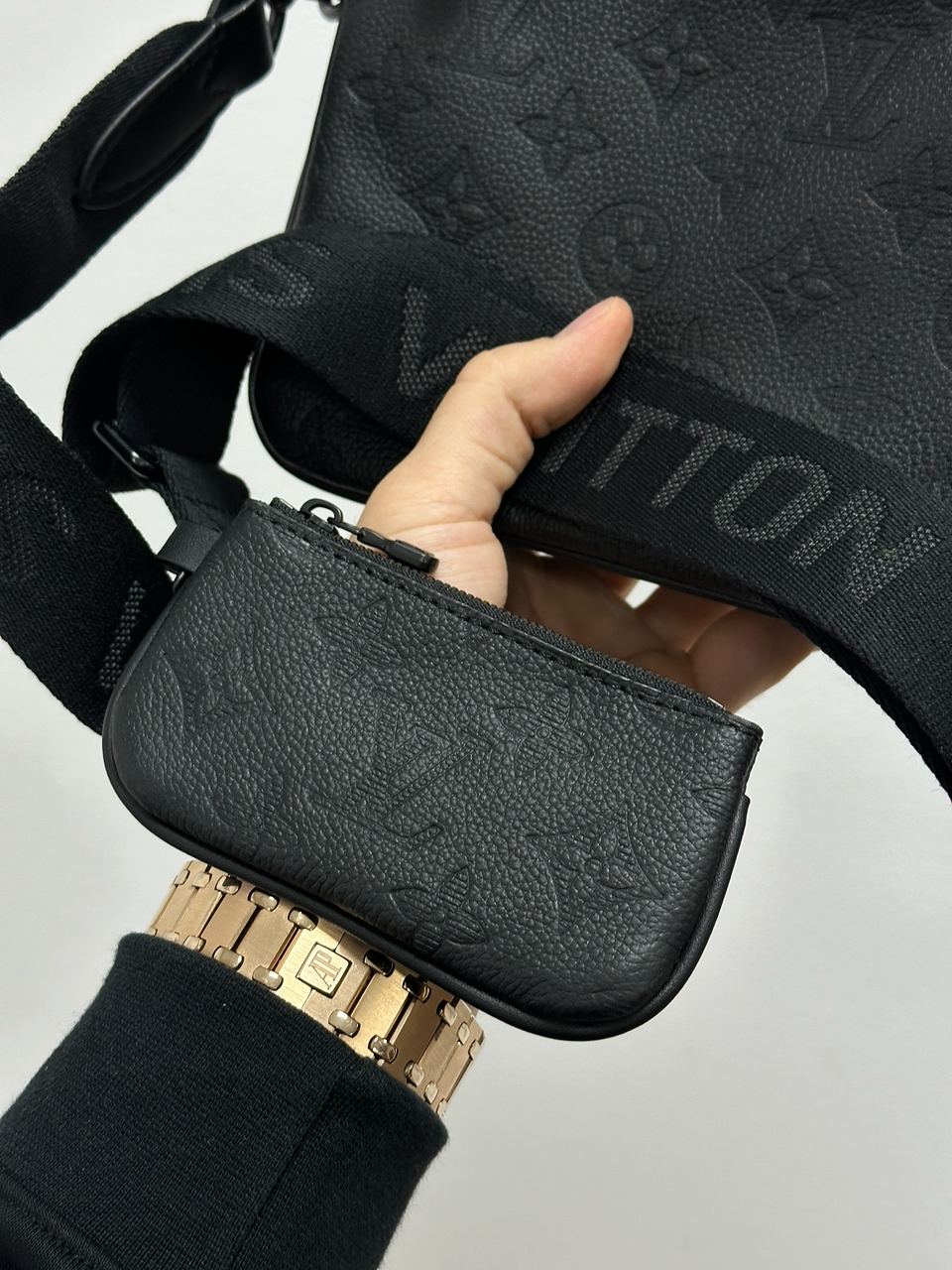 Louis Vuitton Trio Messenger Black Embossing Leather - 11