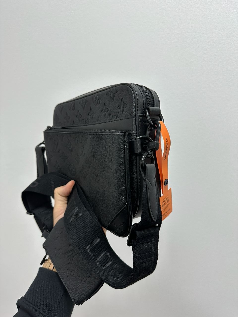 Louis Vuitton Trio Messenger Black Embossing Leather - 6