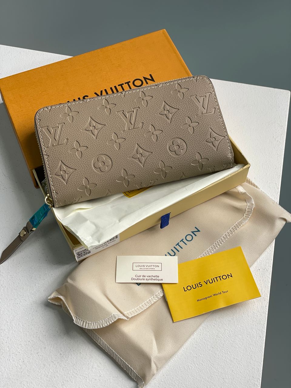Louis Vuitton Zippy Vertical Wallet Beige Canvas - 2