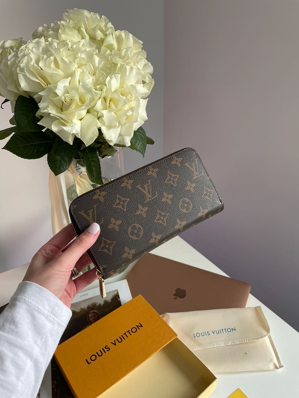 Louis Vuitton Zippy Vertical Wallet Brown Canvas - 4