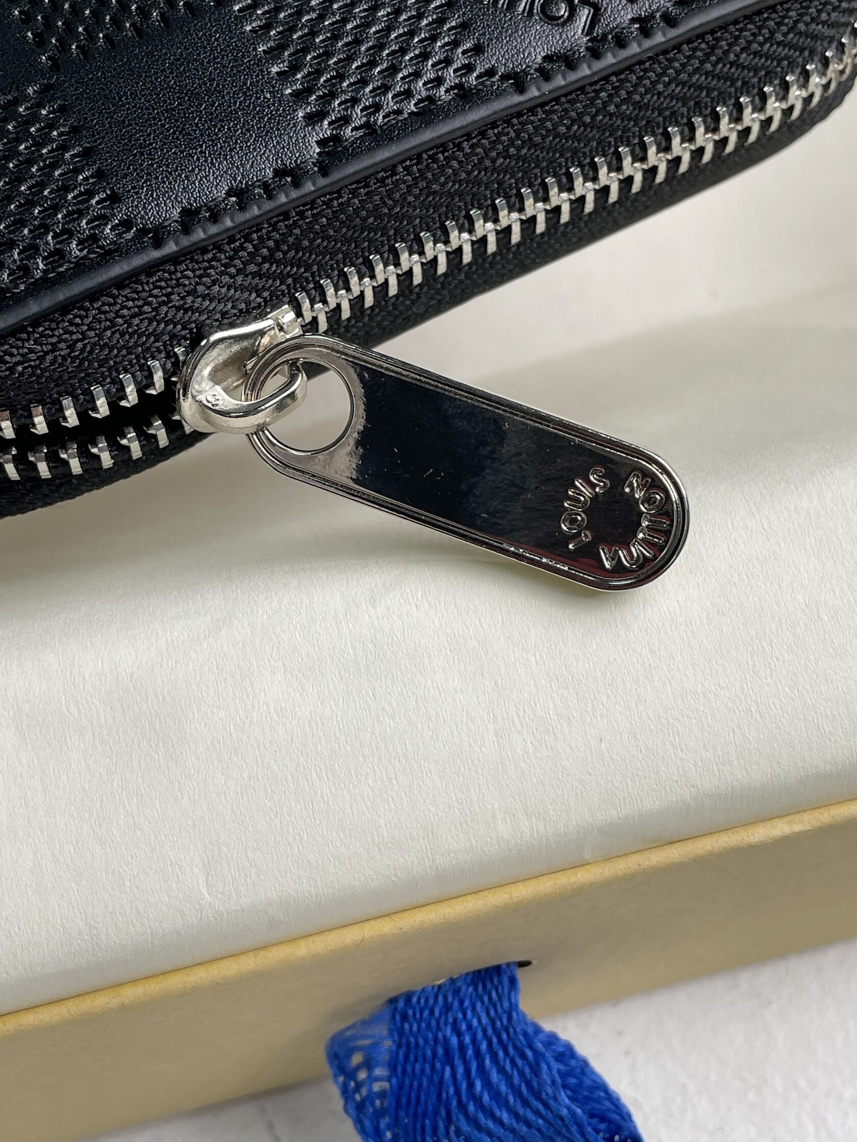 Louis Vuitton Zippy Wallet Damier Black Embossed Leather - 11