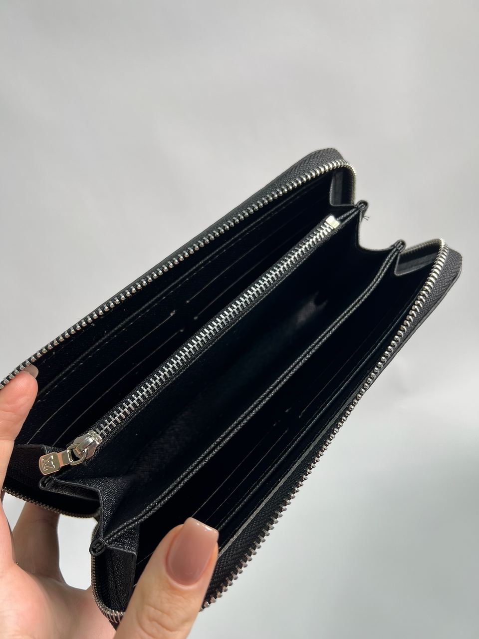 Louis Vuitton Zippy Wallet Damier Black Embossed Leather - 15