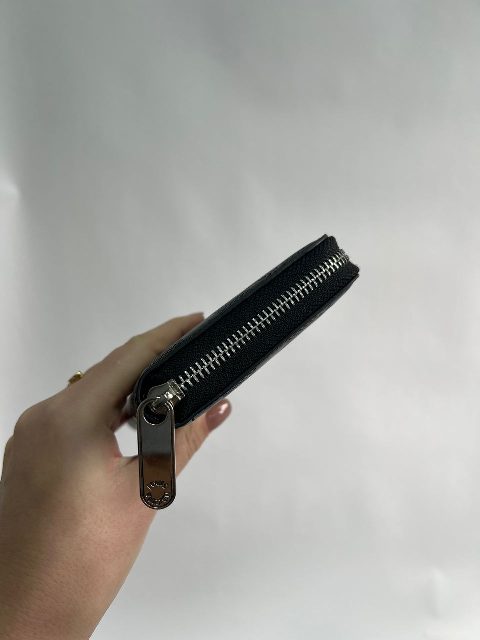 Louis Vuitton Zippy Wallet Damier Black Embossed Leather - 9