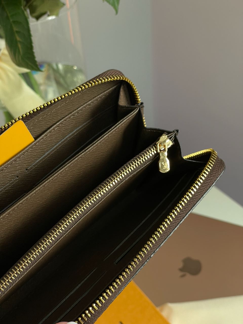 Louis Vuitton Zippy Wallet Damier Brown - 15