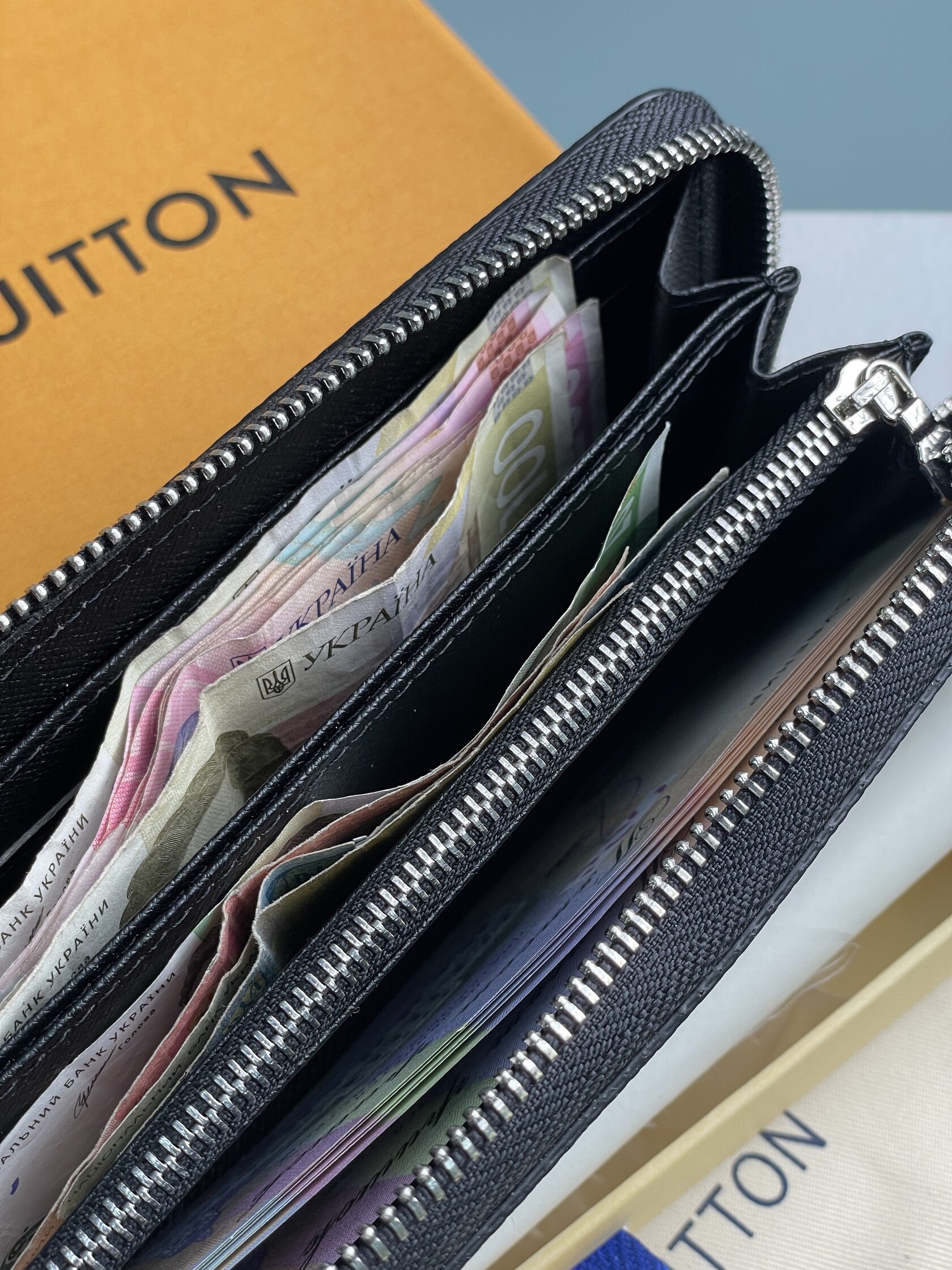 Louis Vuitton Zippy Wallet Damier Grey - 14