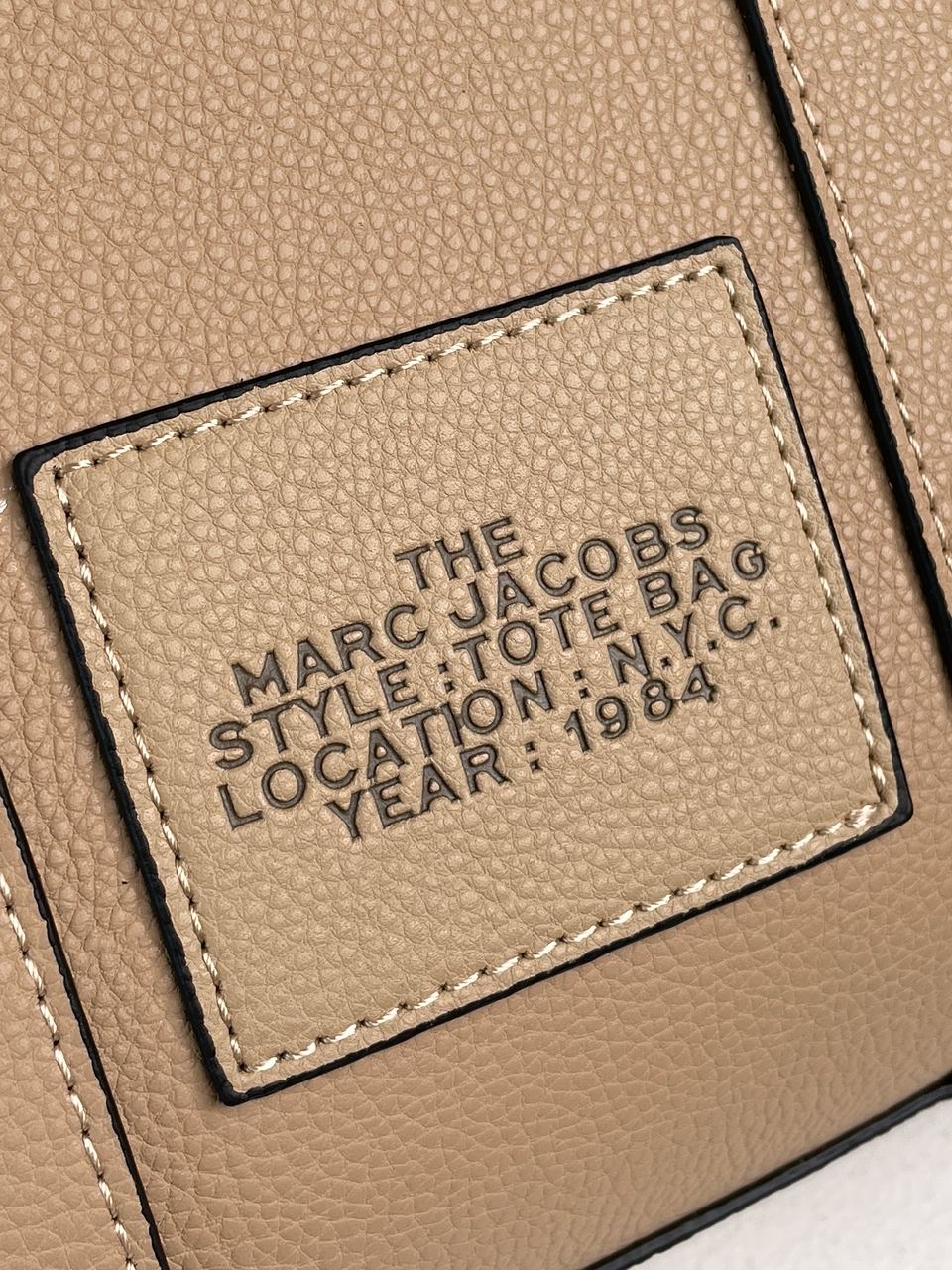 Marc Jacobs The Leather Small Tote Bag Beige - 7