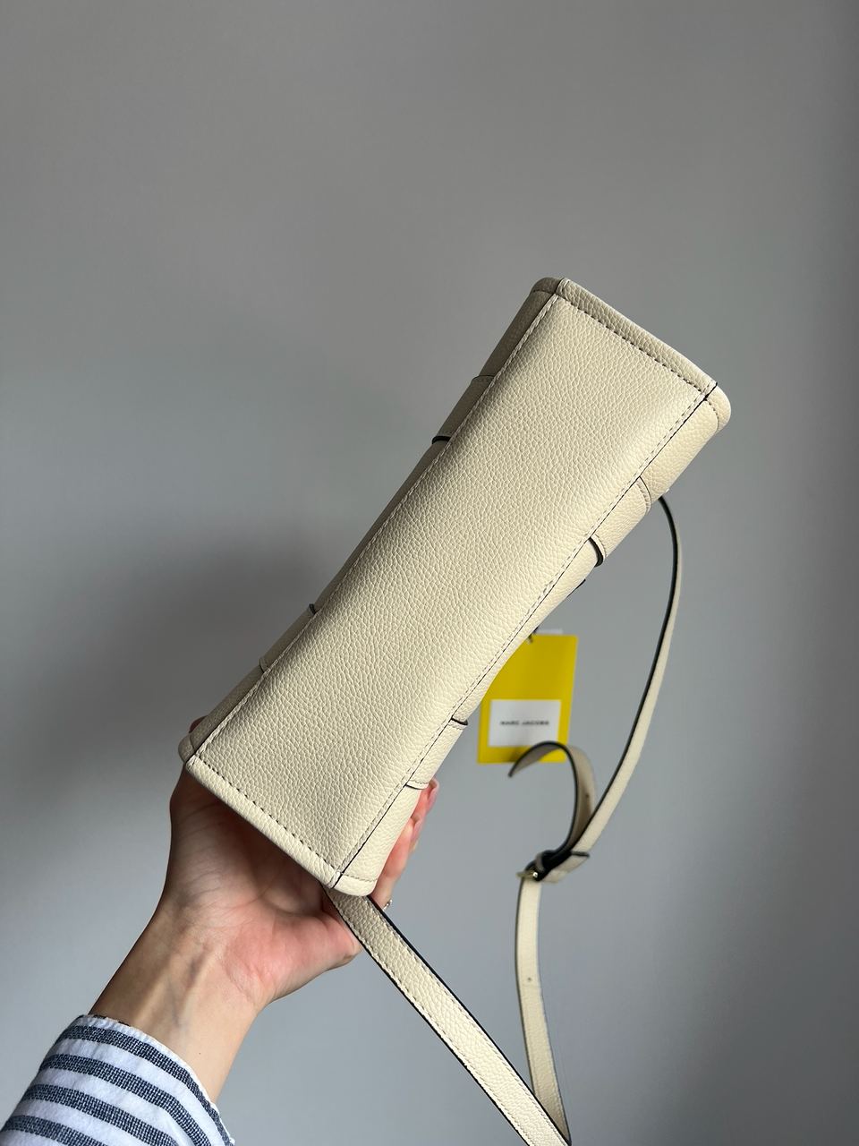 Marc Jacobs The Leather Small Tote Bag Cream - 10