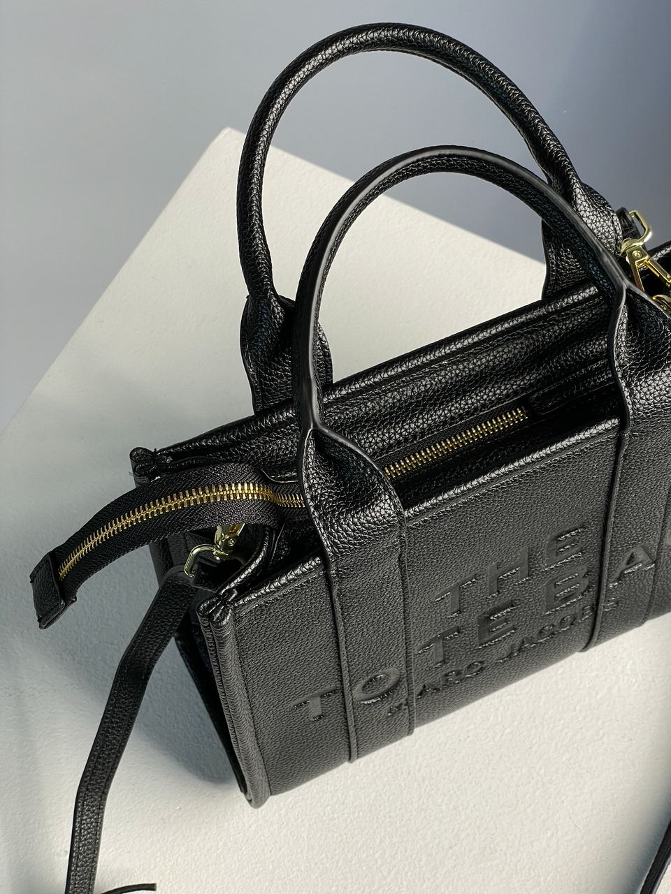 Marc Jacobs The Leather Small Tote Bag - 15