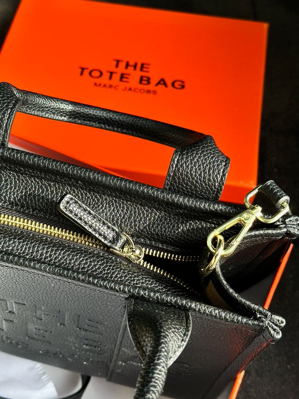 Marc Jacobs The Leather Small Tote Bag - 17