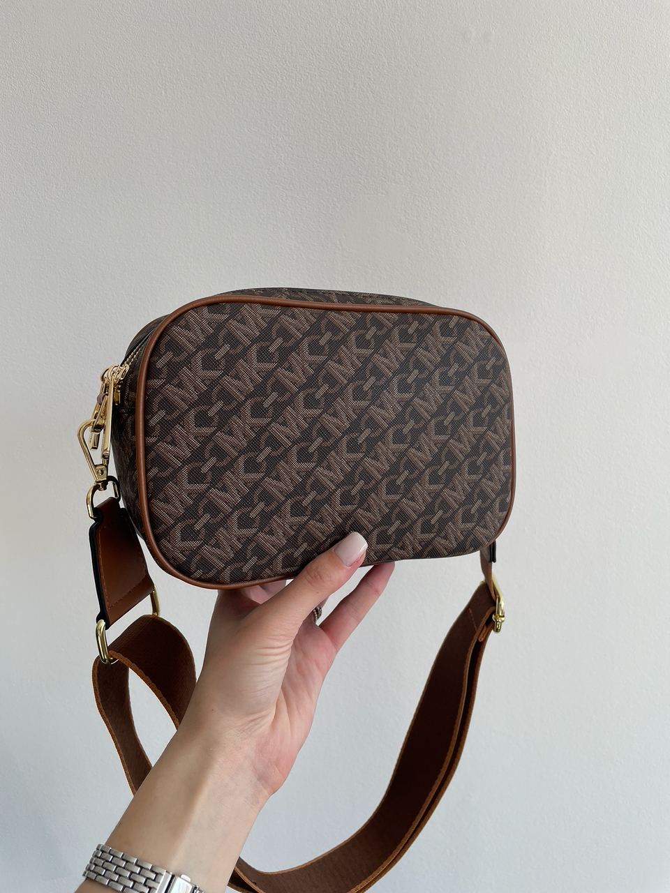 Michael Kors Camera Bag Brown - 17