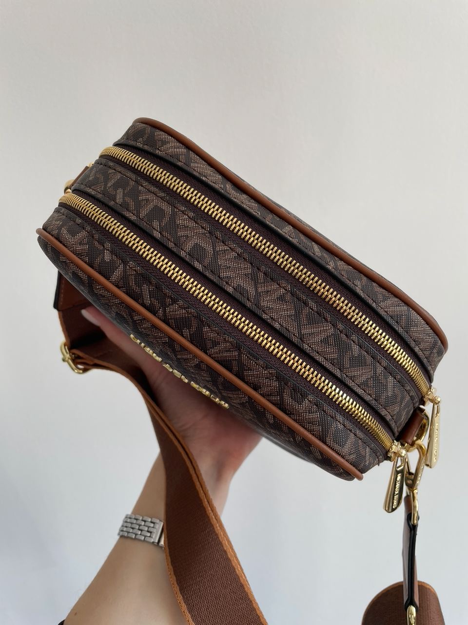 Michael Kors Camera Bag Brown - 25