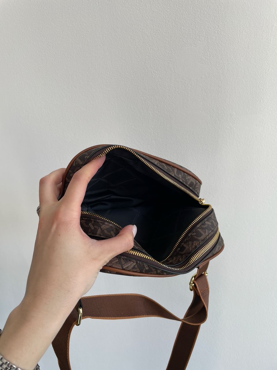 Michael Kors Camera Bag Brown - 27