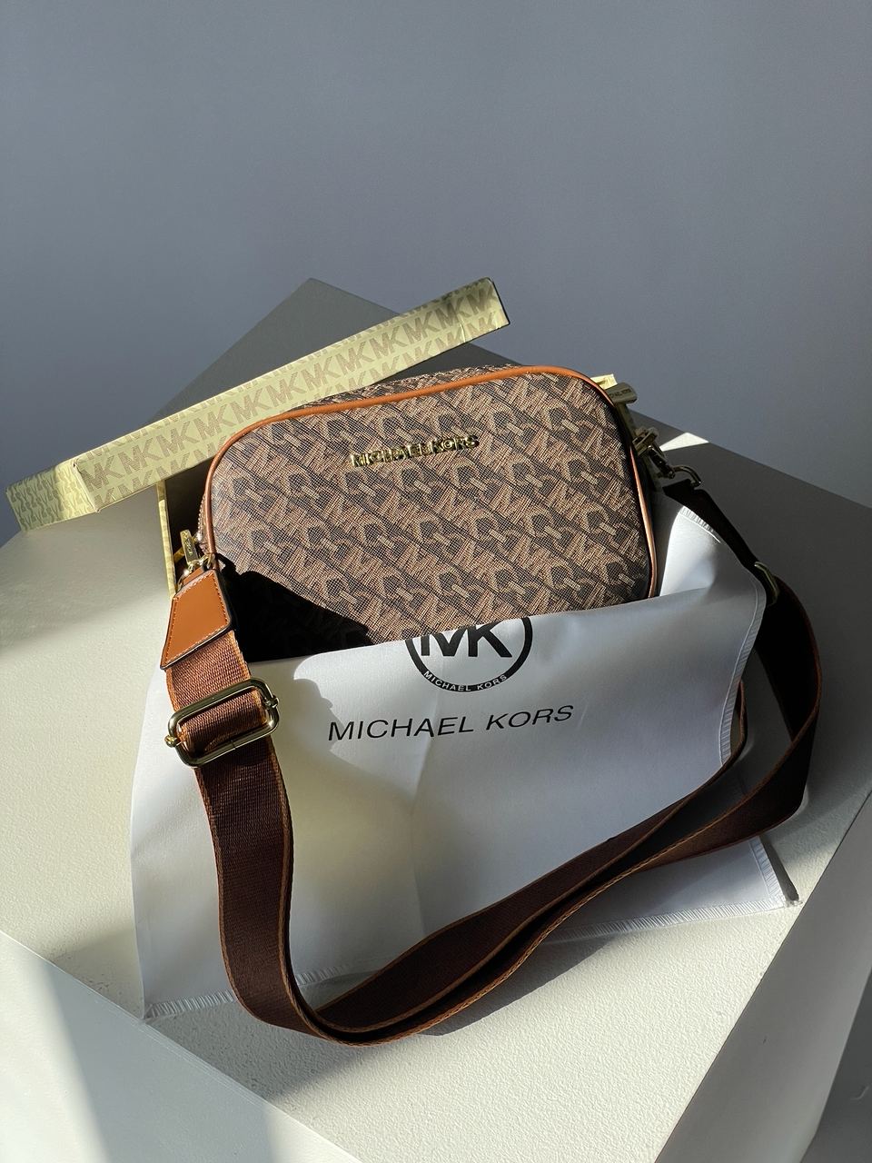 Michael Kors Camera Bag Brown - 3