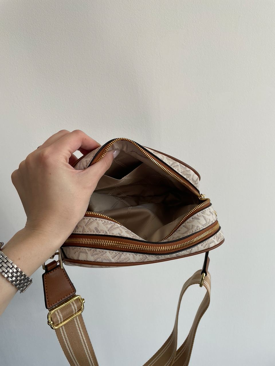 Michael Kors Camera Bag Ivory - 26