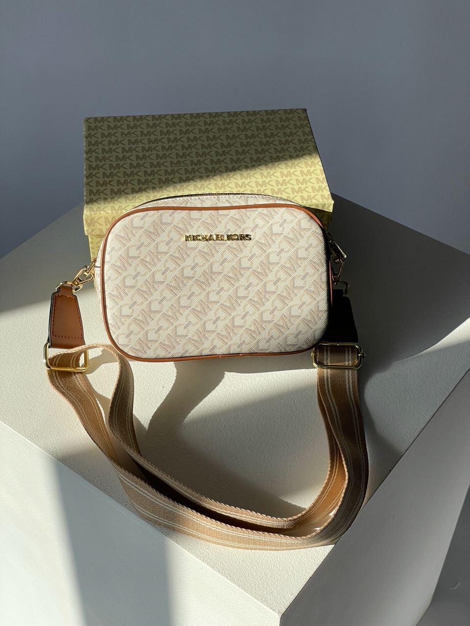 Michael Kors Camera Bag Ivory - 5