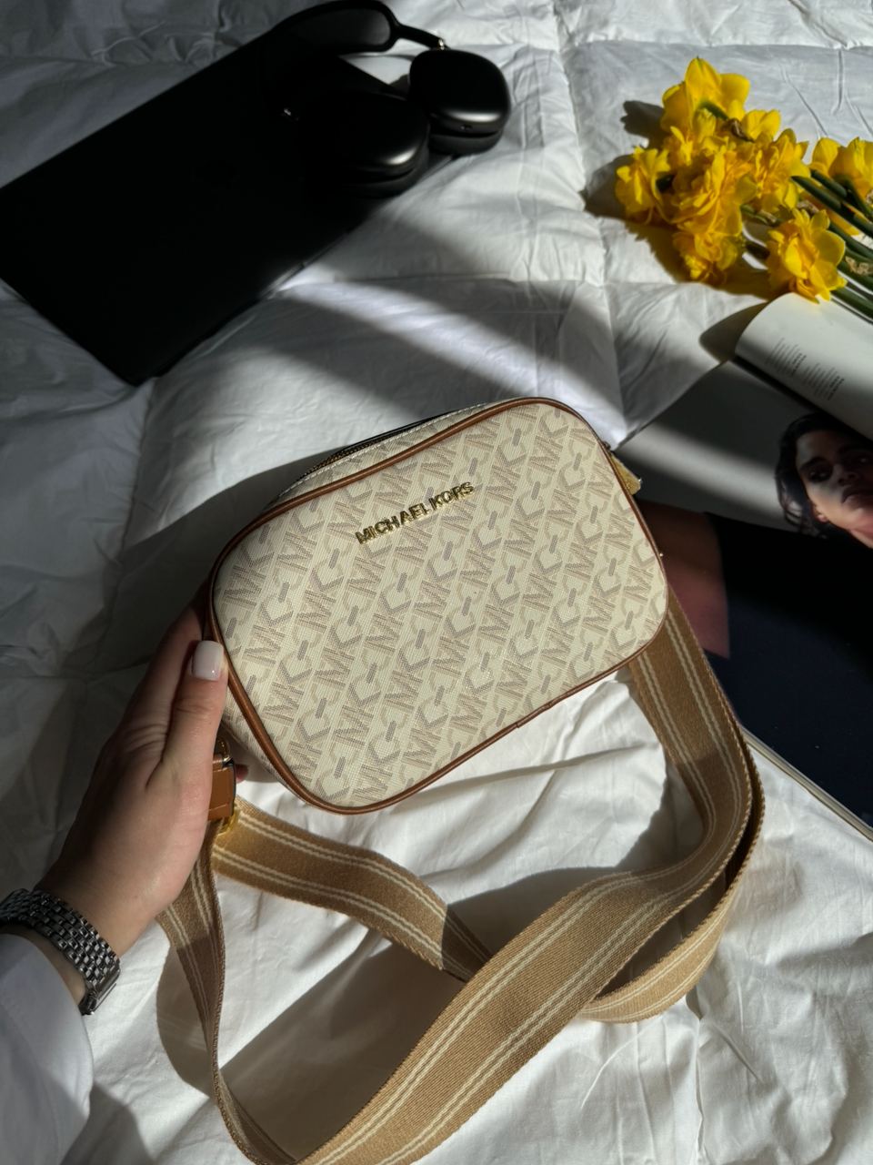 Michael Kors Camera Bag Ivory - 7