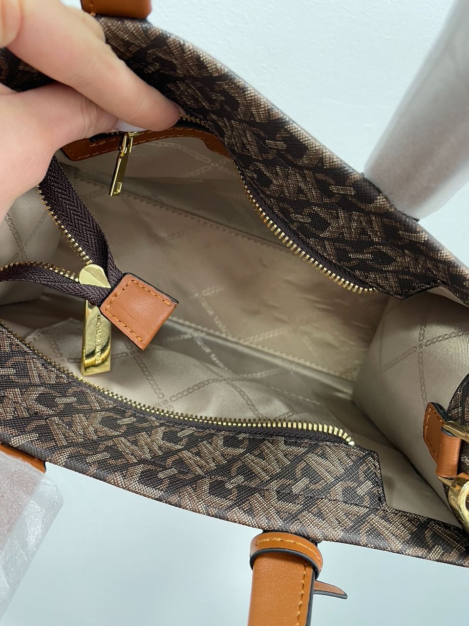 Michael Kors GIGI LG Grab Tote Brown - 27