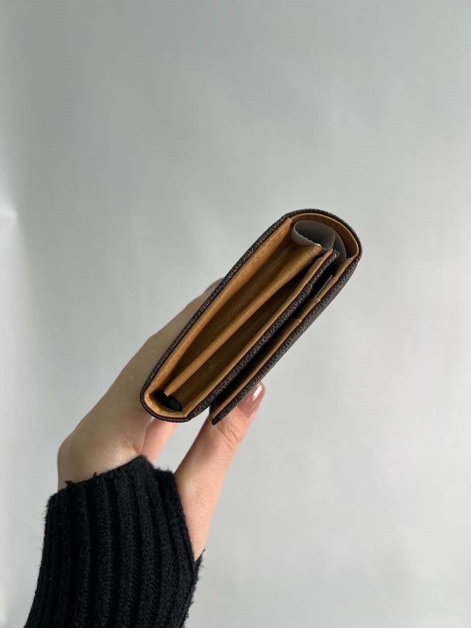 Michael Kors Jet Set travel Wallet Brown Logo - 11