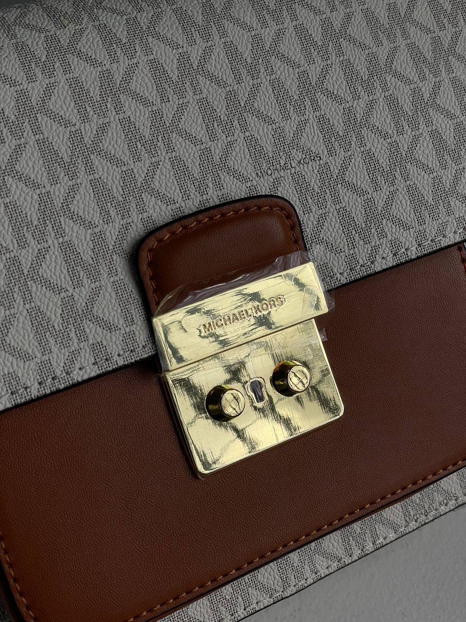 Michael Kors Sloan Editor Medium Bag Cream - 10