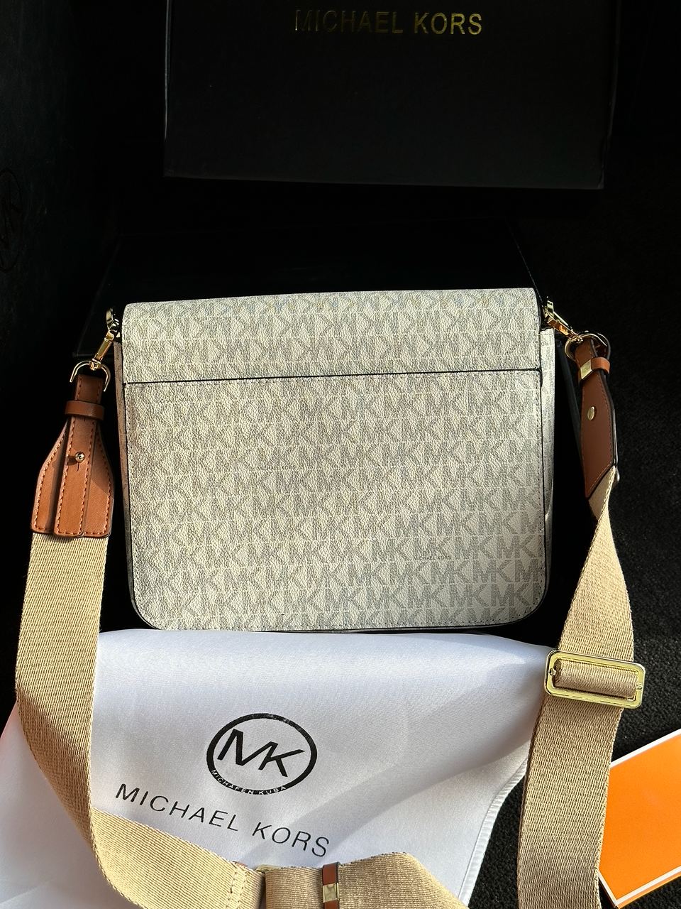 Michael Kors Sloan Editor Medium Bag Cream - 11