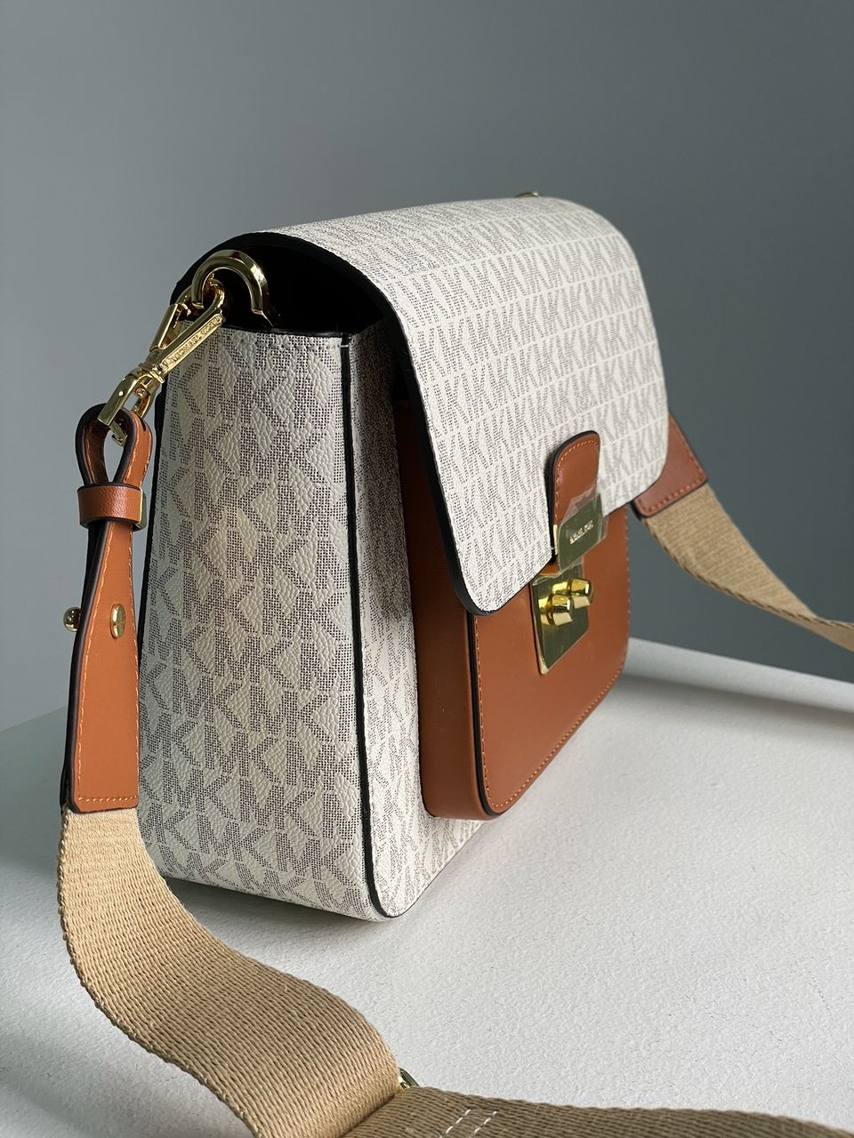 Michael Kors Sloan Editor Medium Bag Cream - 14